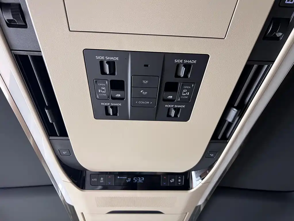 Toyota Alphard — фото 30