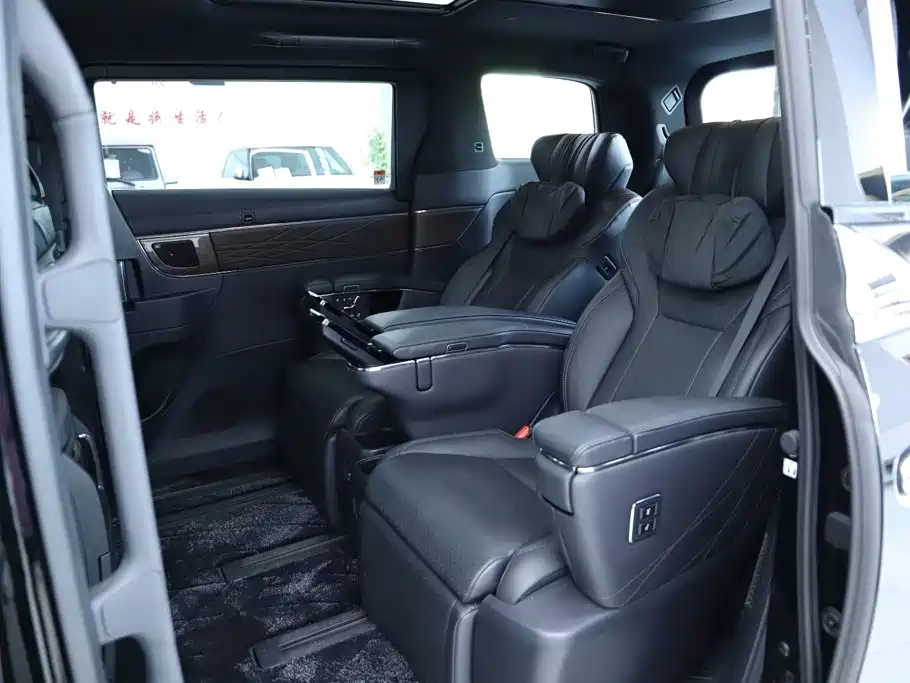 Toyota Alphard — фото 6