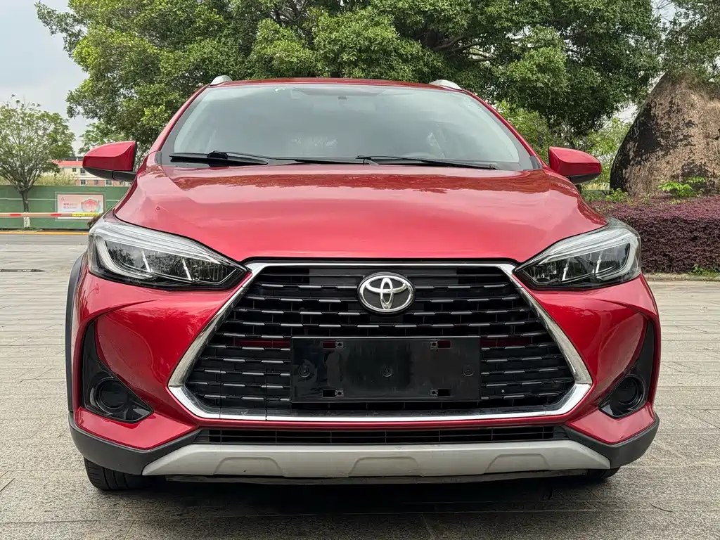 Toyota Yaris L — фото 2