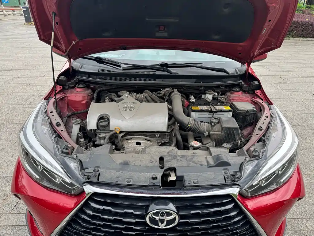 Toyota Yaris L — фото 13