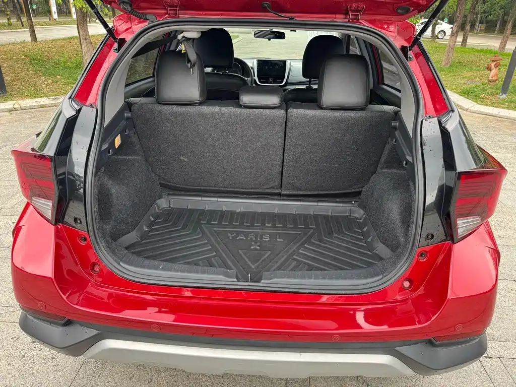 Toyota Yaris L — фото 14
