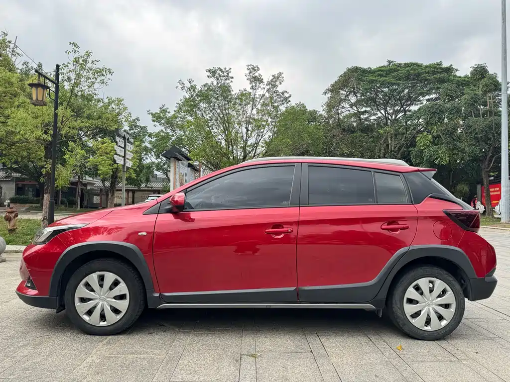Toyota Yaris L — фото 9