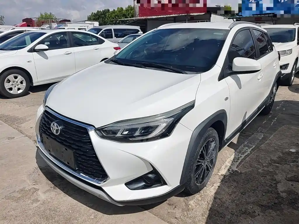 Toyota Yaris L — фото 2