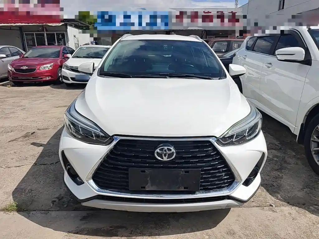 Toyota Yaris L — фото 3