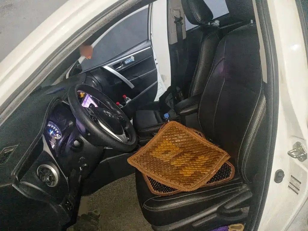 Toyota Corolla Hybrid — фото 8