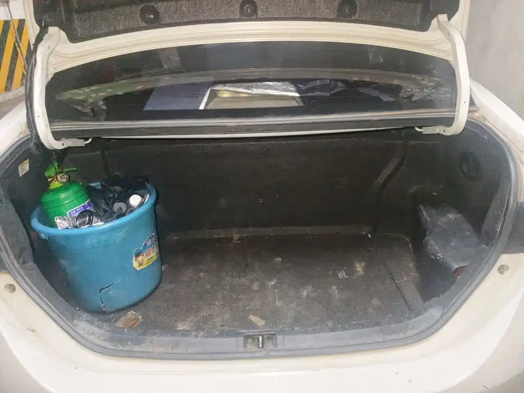 Toyota Corolla Hybrid — фото 10