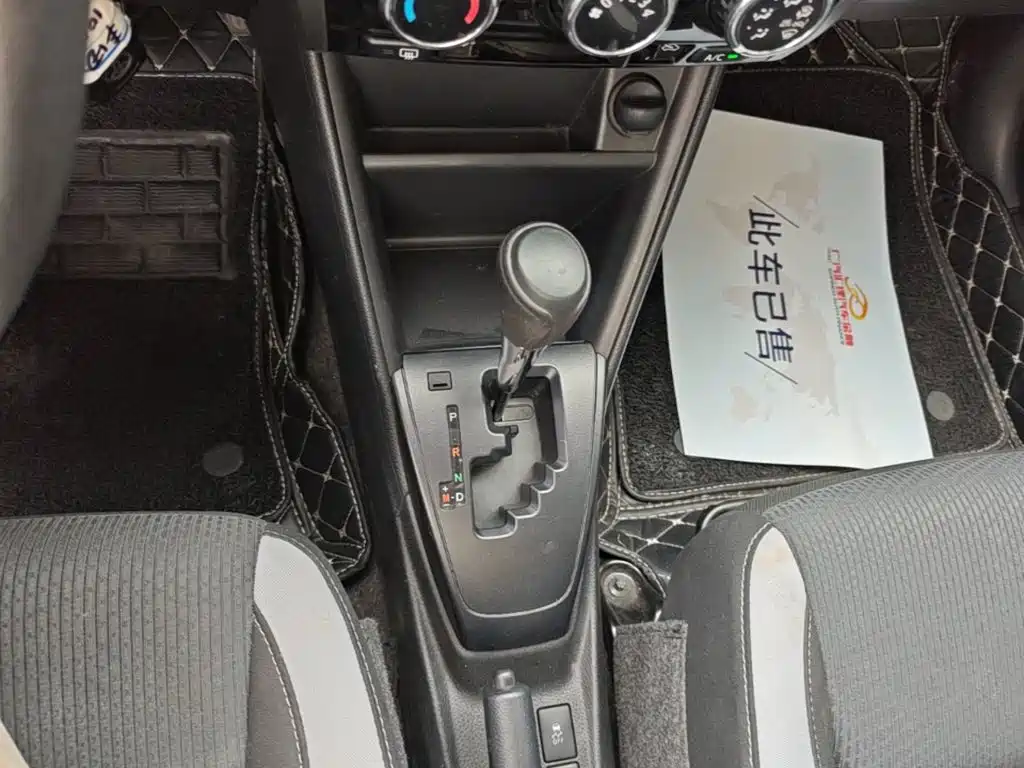 Toyota Yaris L — фото 14