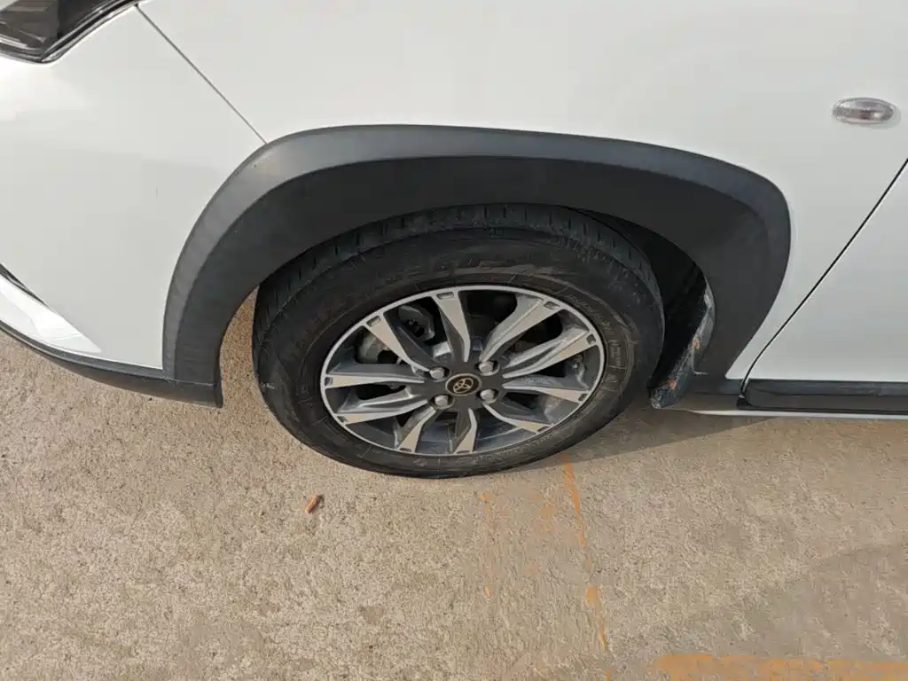 Toyota Yaris L — фото 23