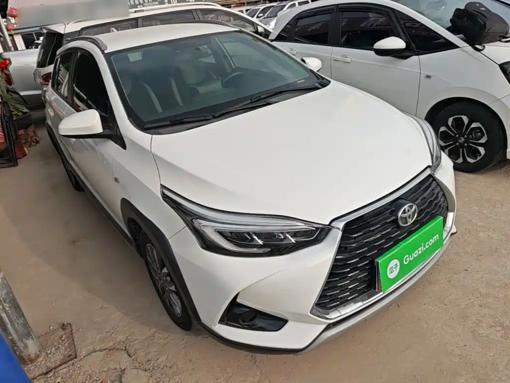 Toyota Yaris L — фото 4