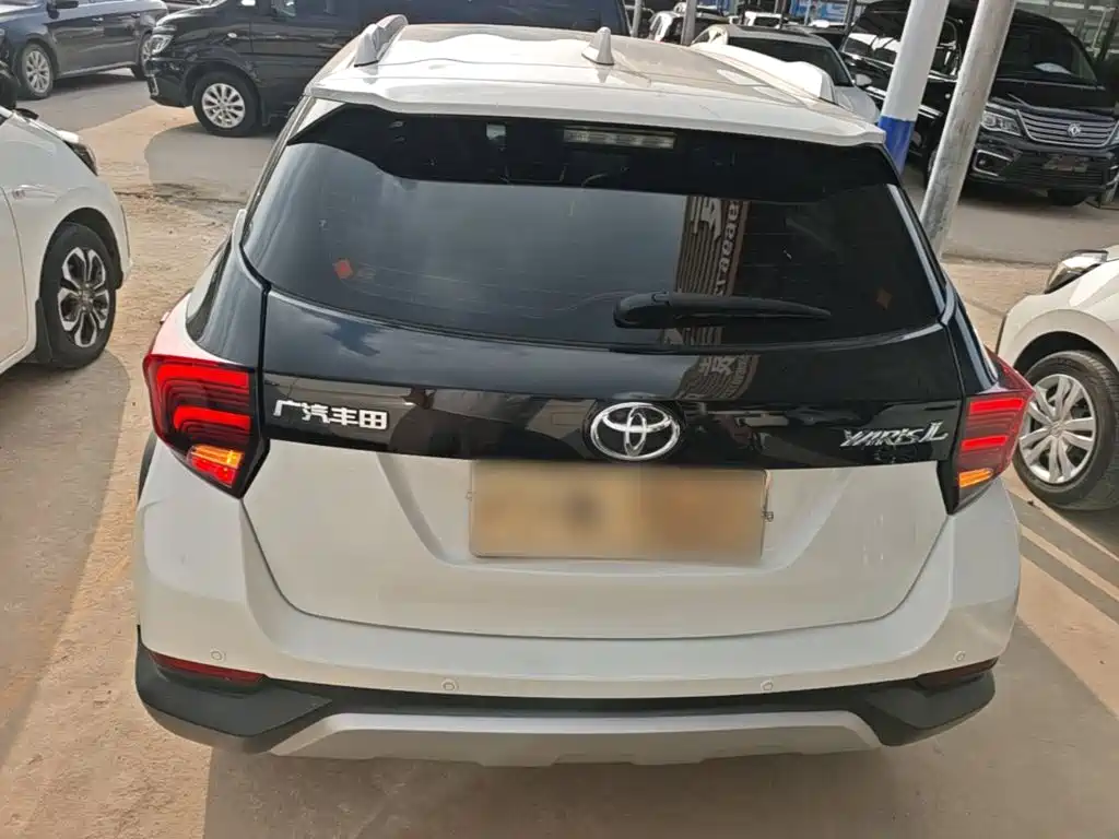 Toyota Yaris L — фото 6