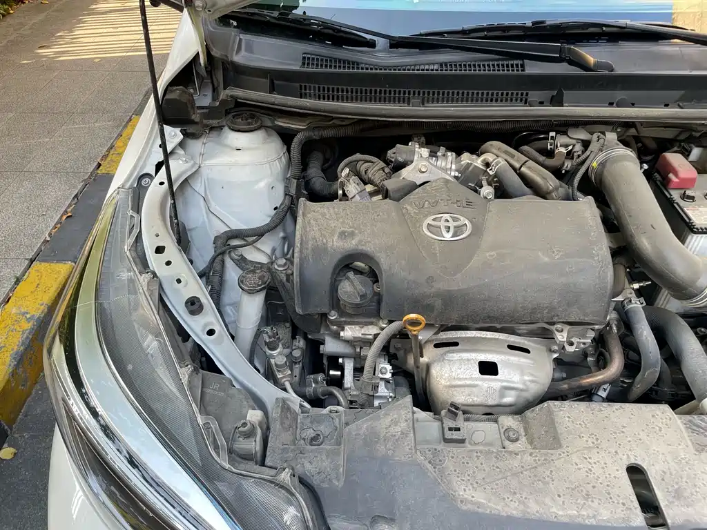 Toyota Yaris L — фото 21