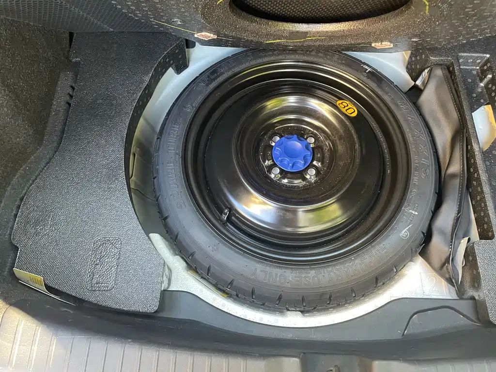 Toyota Yaris L — фото 24