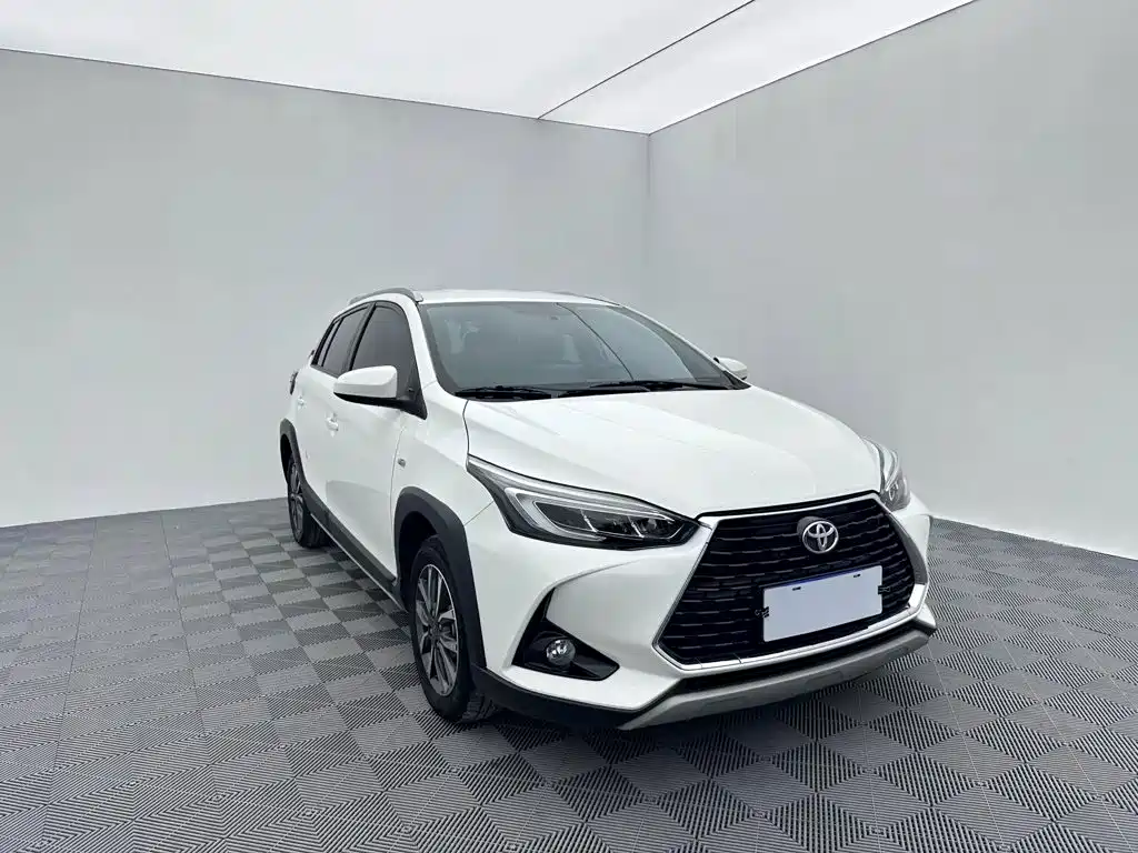 Toyota Yaris L — фото 3