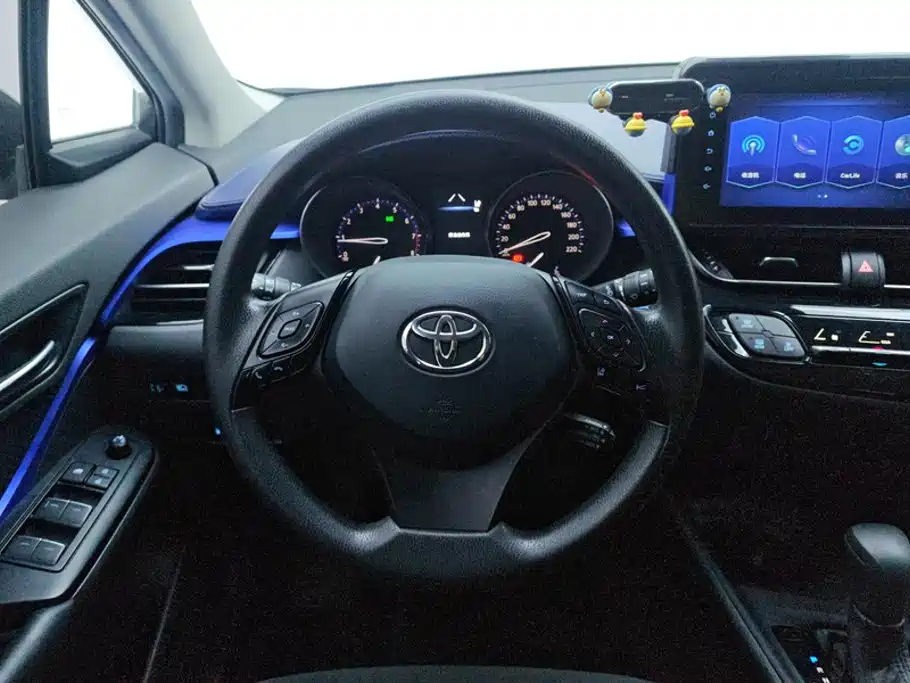 Toyota C-HR — фото 15