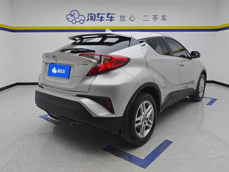 Toyota C-HR — фото 3
