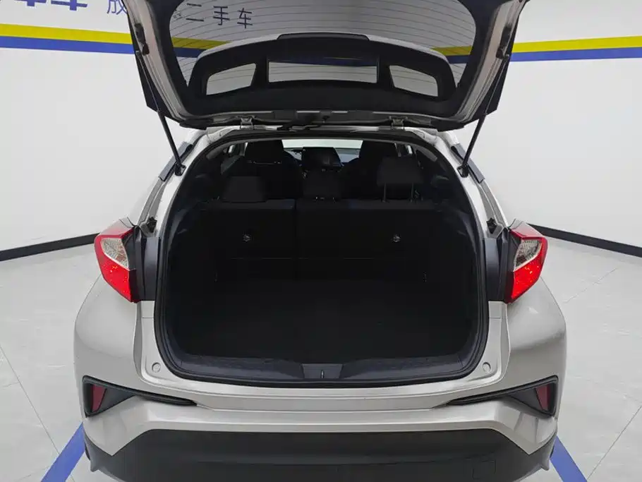Toyota C-HR — фото 4