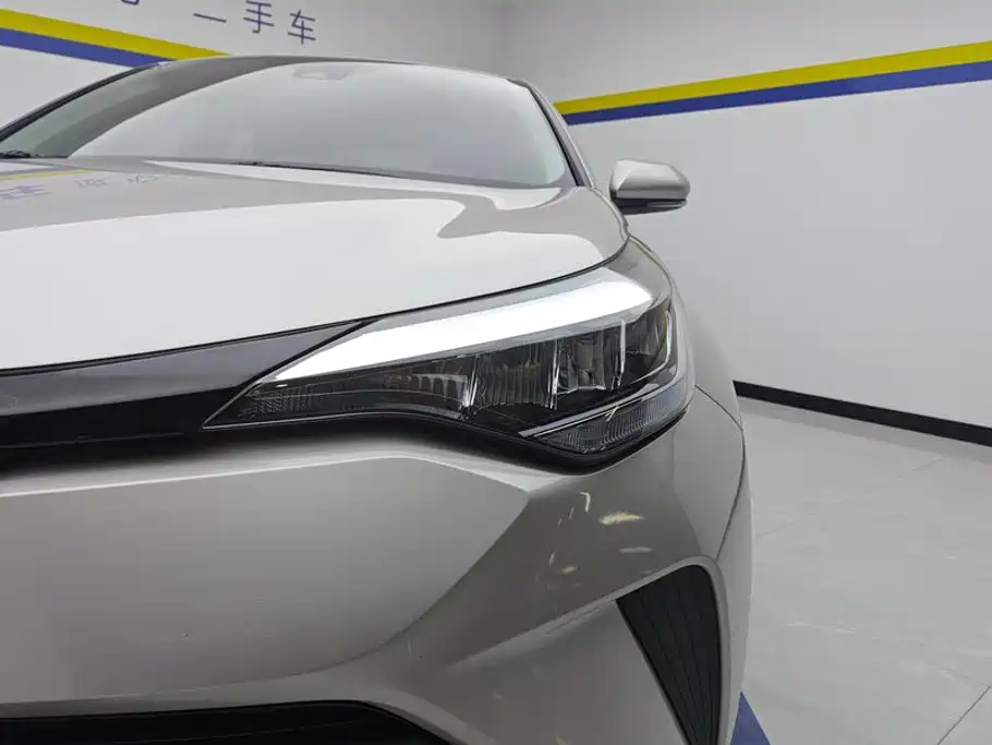 Toyota C-HR — фото 5
