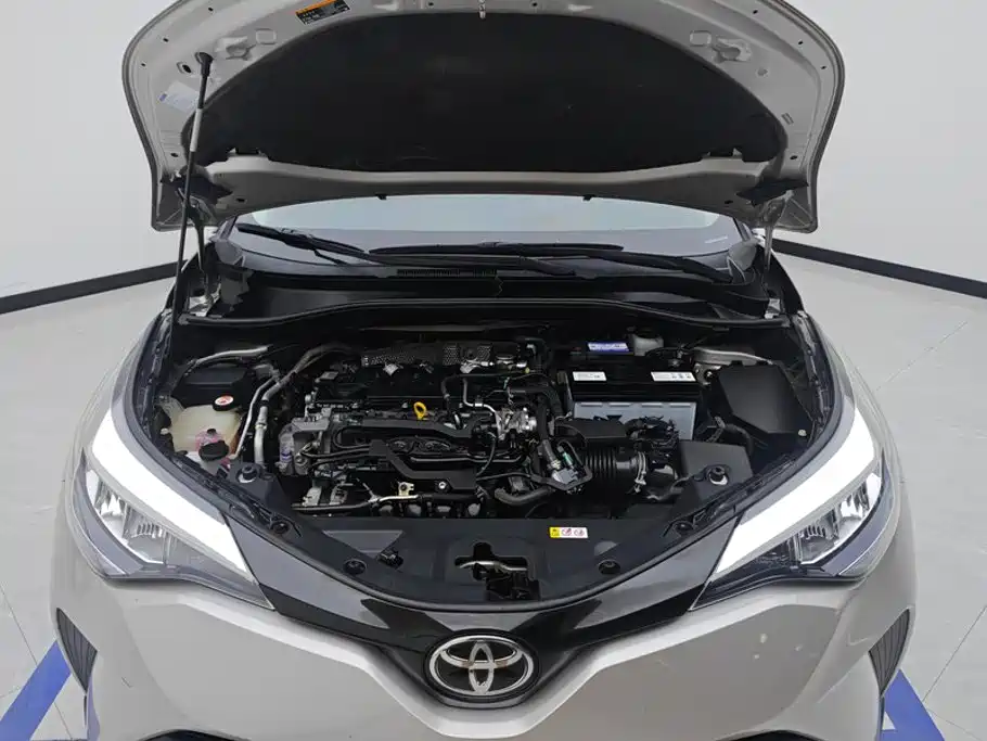 Toyota C-HR — фото 10