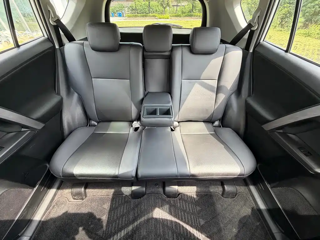 Toyota RAV4 — фото 21