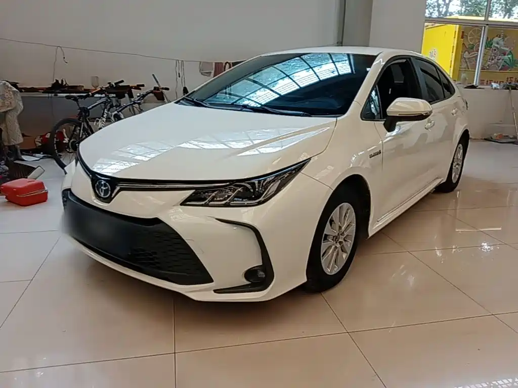 Toyota Corolla — фото 2