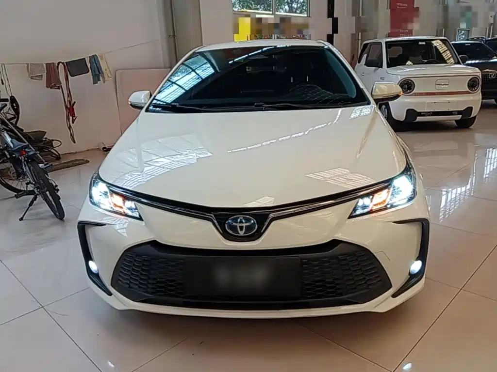 Toyota Corolla — фото 3