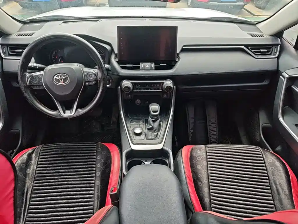 Toyota Wildlander — фото 10