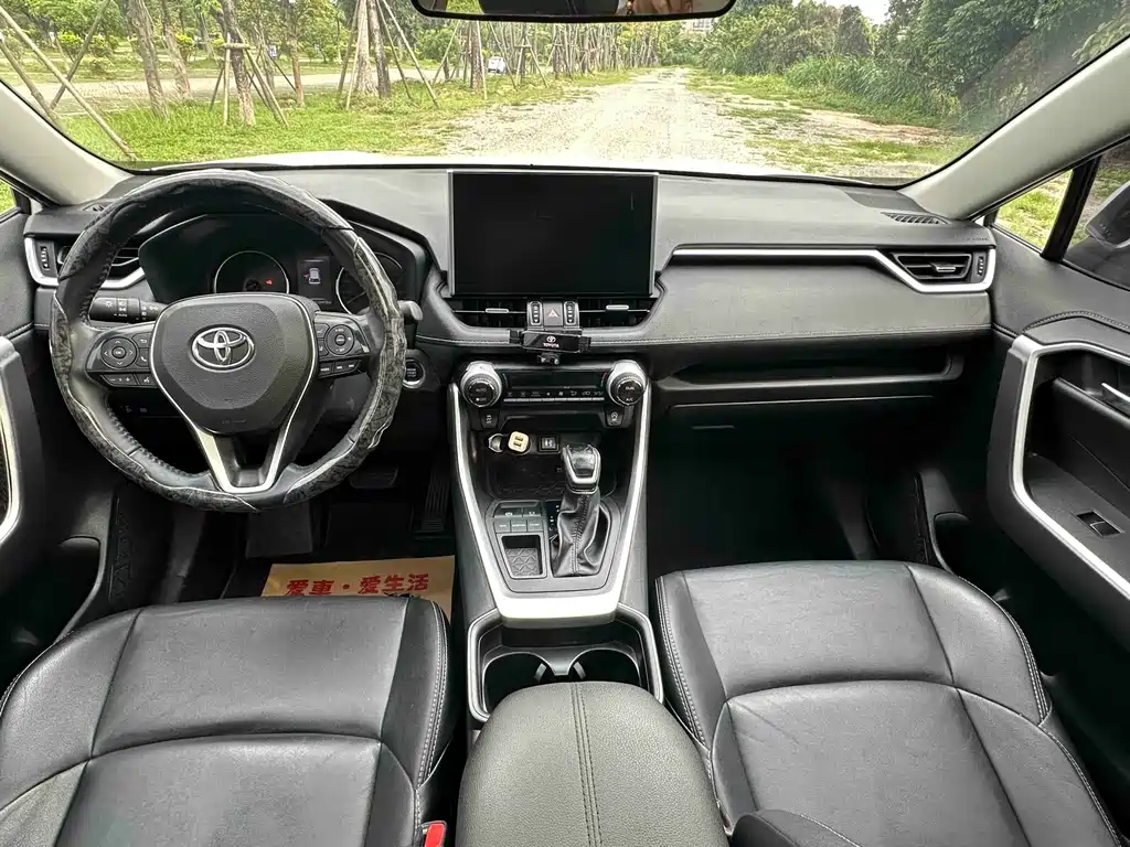Toyota Wildlander — фото 10