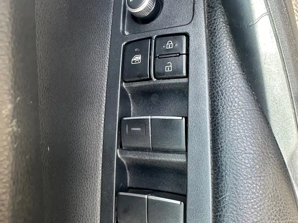 Toyota Corolla — фото 10