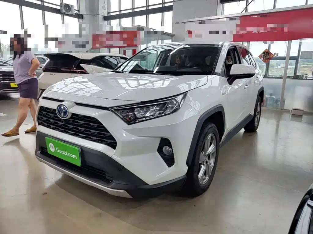 Toyota RAV4 — фото 2