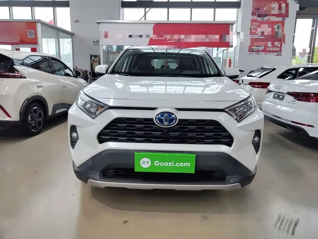 Toyota RAV4 — фото 3