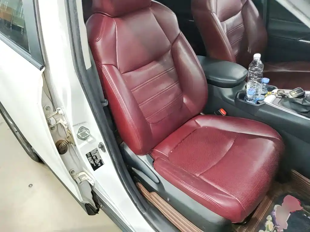 Toyota RAV4 — фото 25