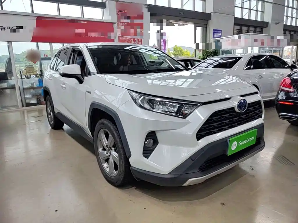 Toyota RAV4 — фото 4