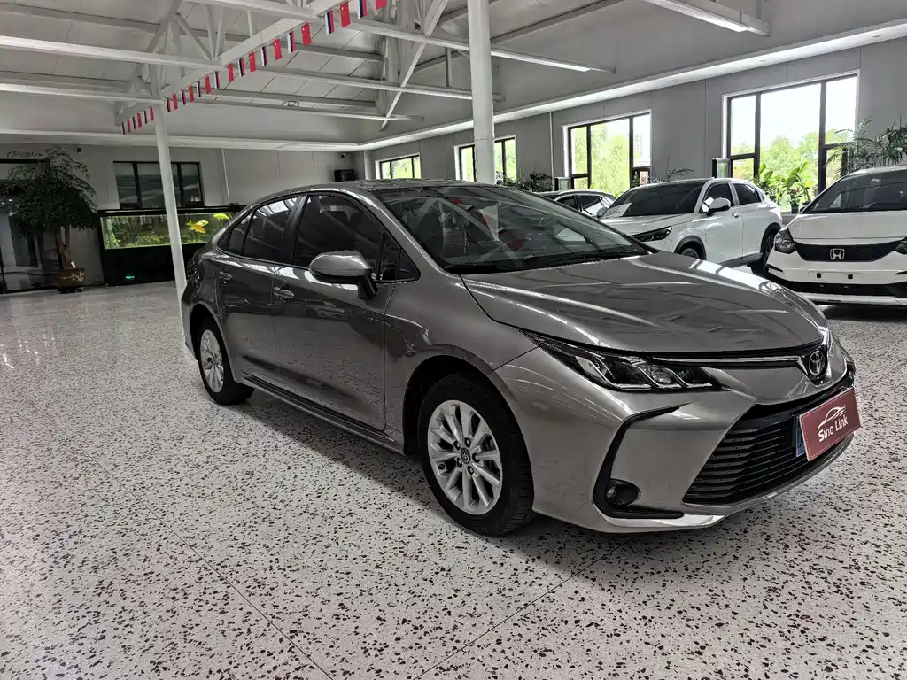 Toyota Corolla — фото 3