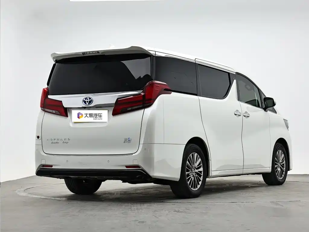 Toyota Alphard — фото 3
