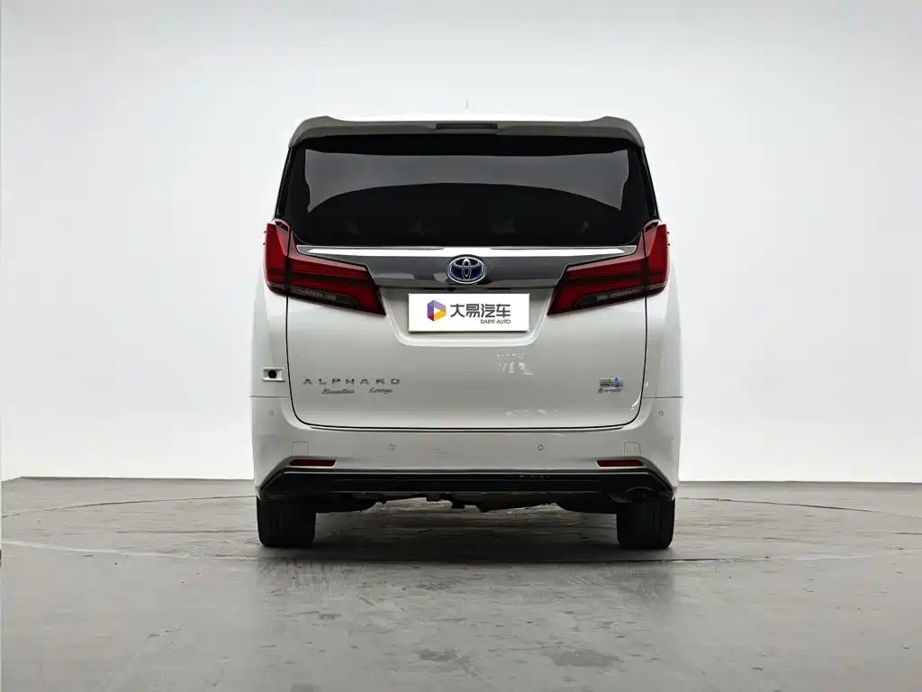 Toyota Alphard — фото 4