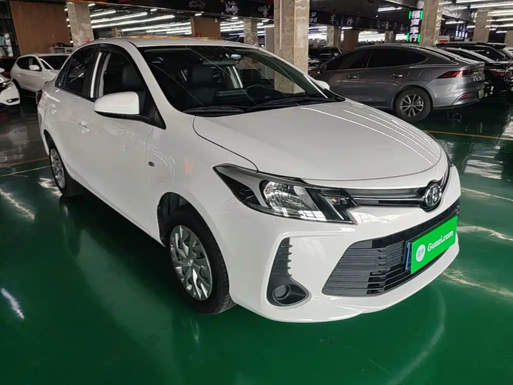 Toyota Vios — фото 4