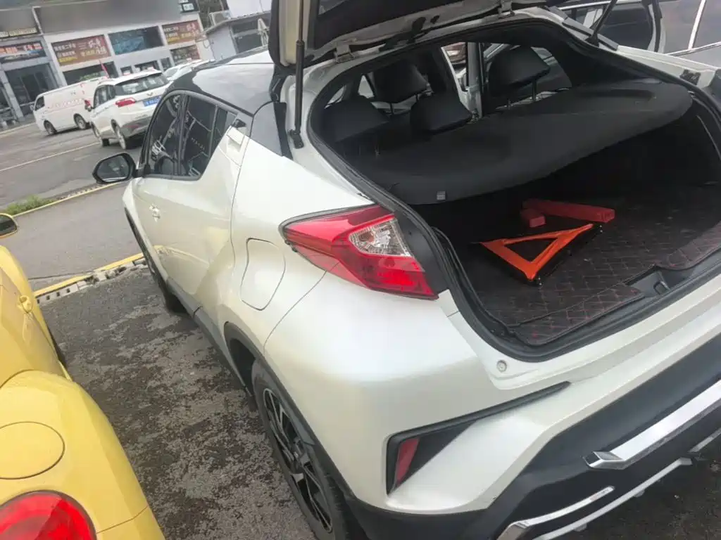 Toyota C-HR — фото 5
