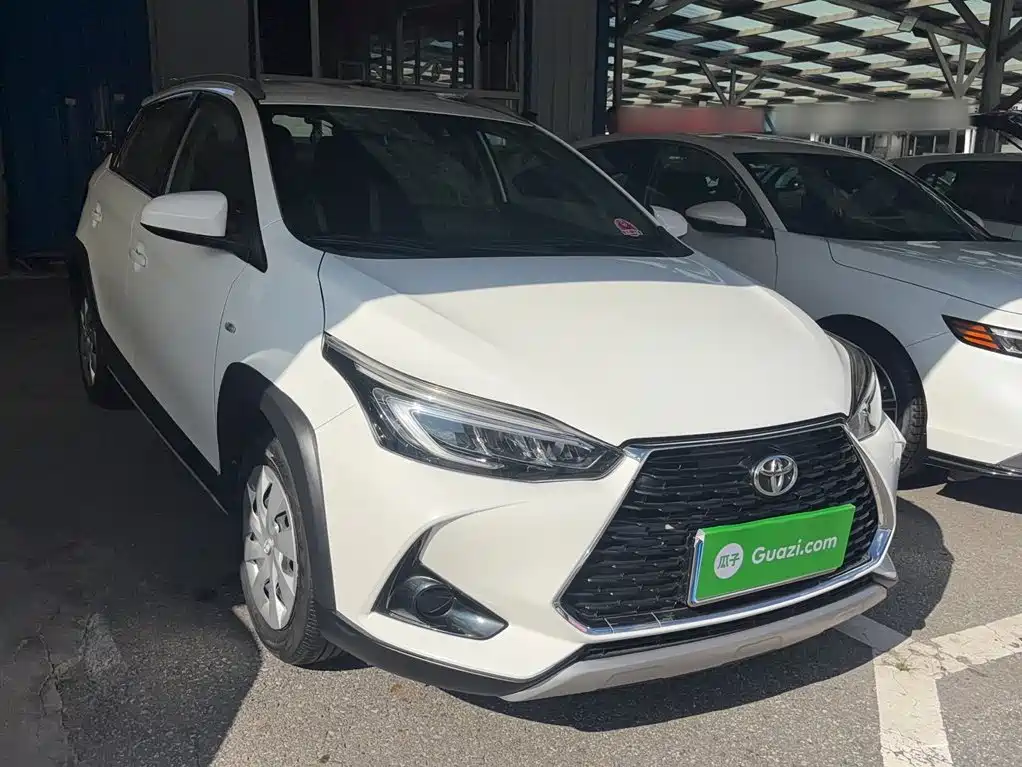 Toyota Yaris L — фото 7