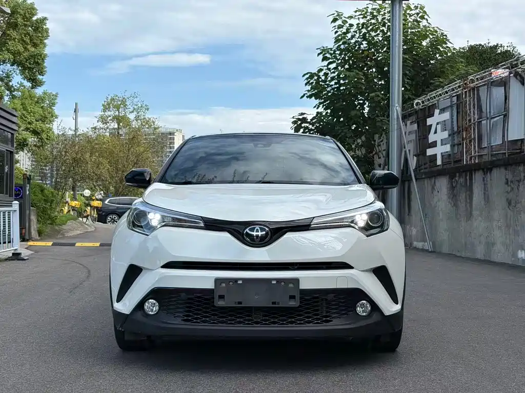 Toyota C-HR — фото 2