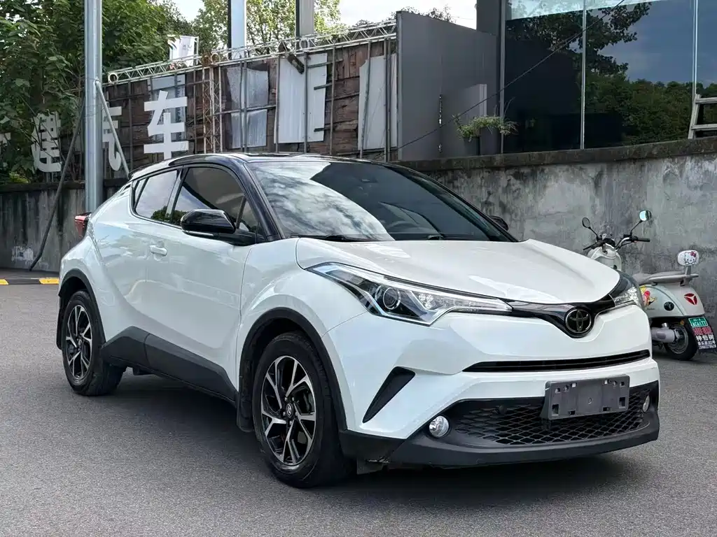 Toyota C-HR — фото 3