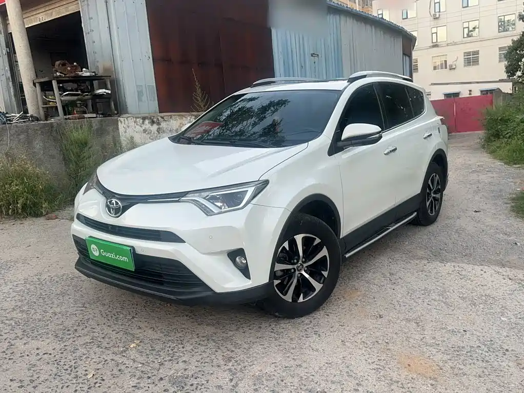 Toyota RAV4 — фото 2