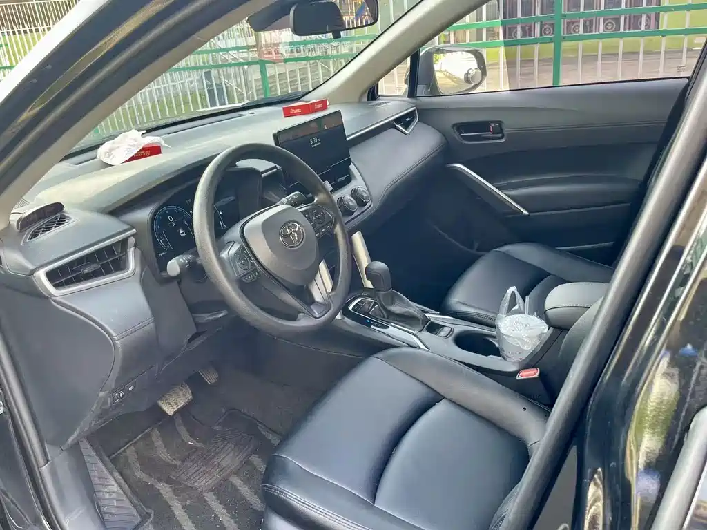 Toyota Corolla Cross — фото 4
