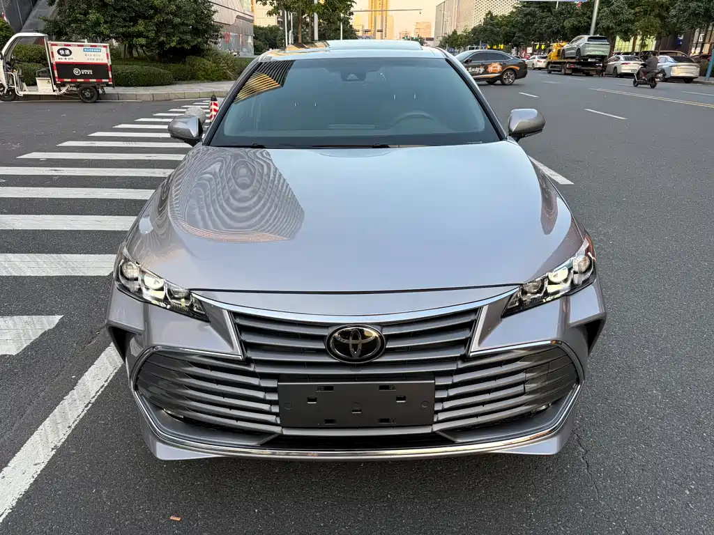 Toyota Avalon — фото 2
