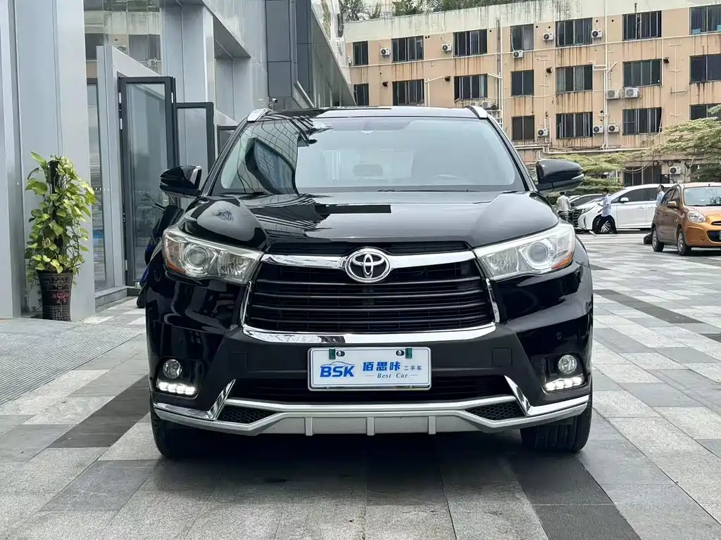 Toyota Highlander — фото 2