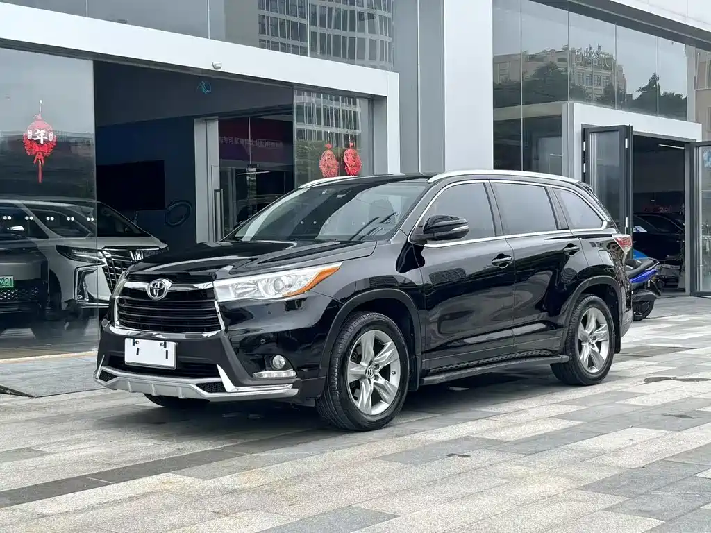 Toyota Highlander — фото 18