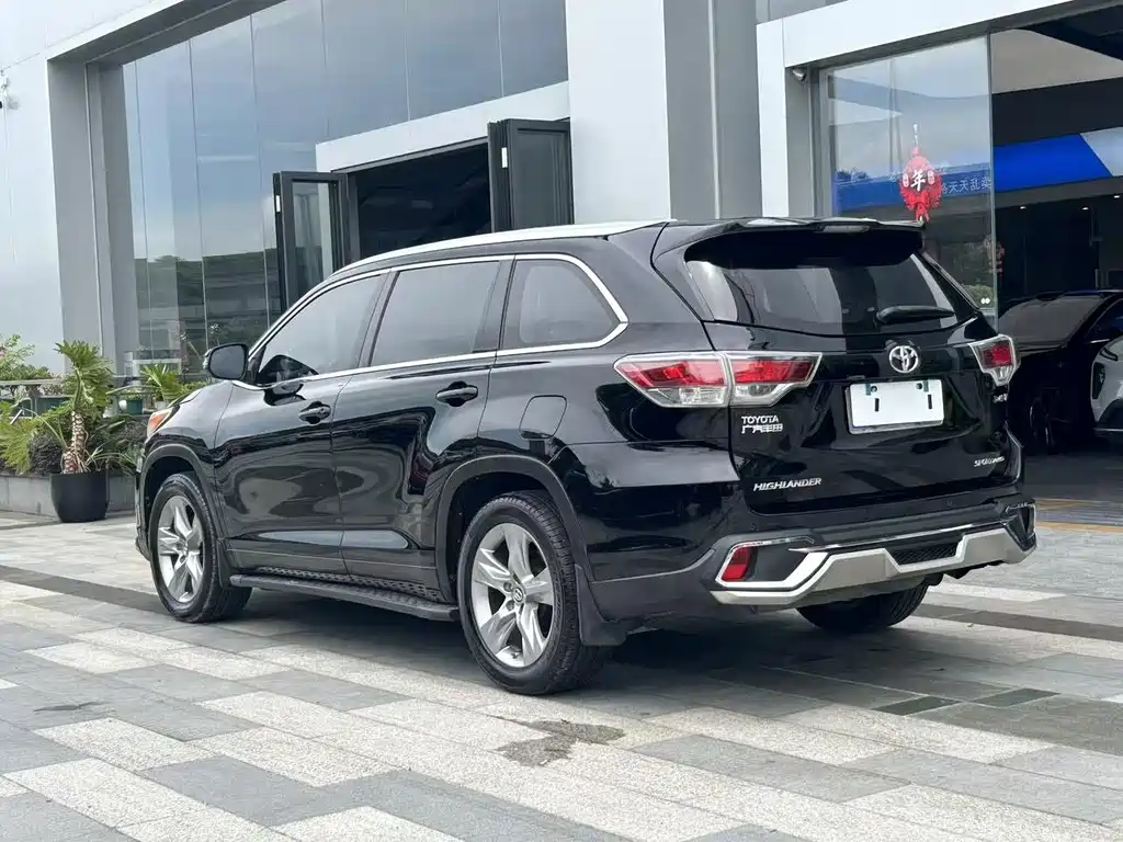 Toyota Highlander — фото 21