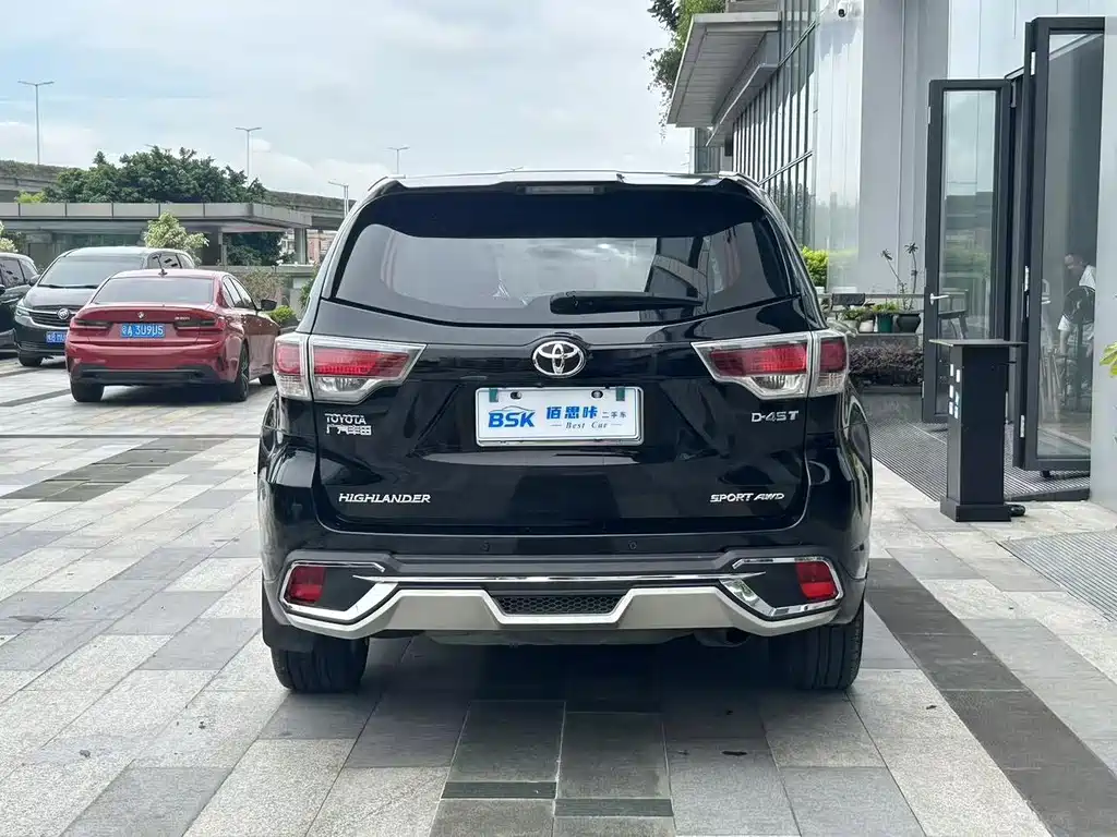 Toyota Highlander — фото 4