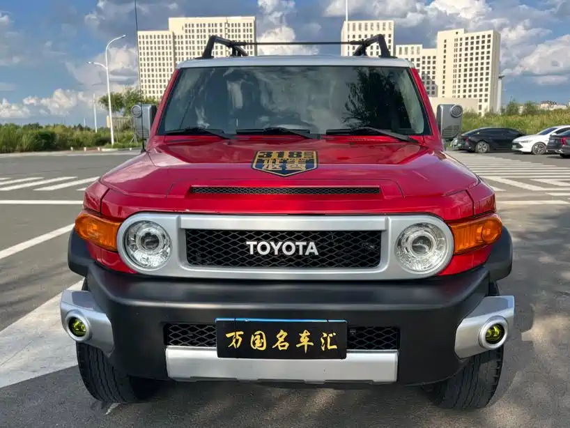 Toyota FJ Cruiser — фото 2