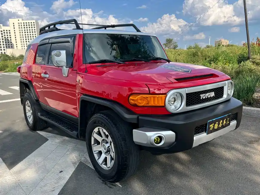 Toyota FJ Cruiser — фото 3