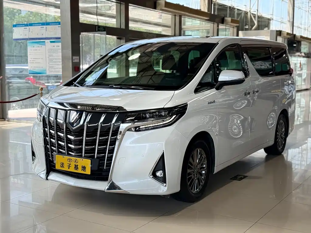 Toyota Alphard — фото 3